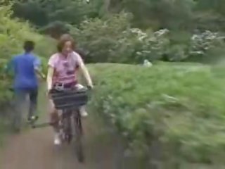 Japans dame masturbated terwijl rijden een specially modified seks film bike!
