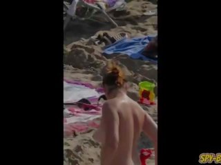 Groovy Big Tits Topless MILFs - Voyeur Amateur Beach clip