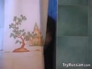 Russians rīcība pakaļa līdz mute uz the vannas istaba
