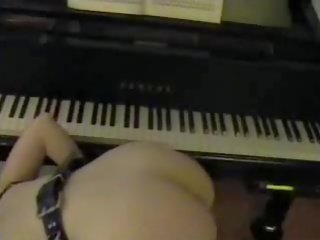 Піаніно урок ляпанець