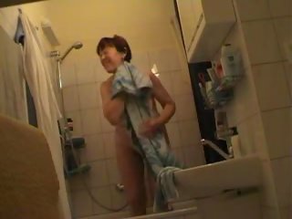 Tschechisch marriageable milf jindriska völlig nackt im badezimmer