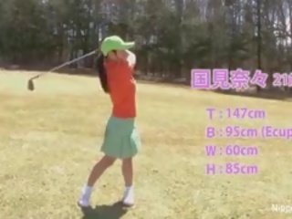 Drzé ázijské násťročné holky hrať a hra na vyzliekanie golf