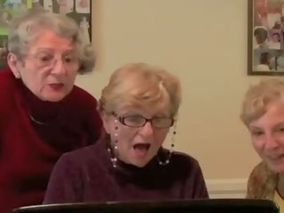 3 grannies react upang malaki itim johnson may sapat na gulang pelikula film