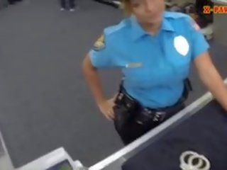 Huge boobs polisi officer fucked at the pawnshop for dhuwit