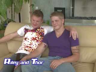 Riley & thor dalam gay xxx filem menunjukkan