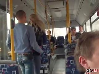 Lindsey olsen rumpe knullet på den offentlig bus; amatør, blond, blowjob, buss kjønn, sædsprut, naturlig tit