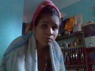 Indiano zia indossare saree immediately afterwards bagno