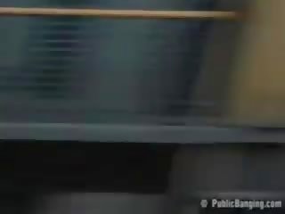 جمهور جنس فيديو groovy أشقر في ل قطار محطة