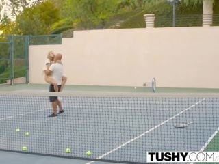 Tushy pirmas analinis už tenisas studentas aubrey žvaigždė