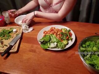 Foodporn Ep.1 Noodles and Nudes- Chinese young lady cooks in Lingerie and sucks BBC for dessert 4K 烹饪表演 sex film shows