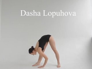 Разпръскване крака балерина dasha lopuhova