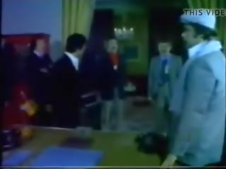 Askin kanunu 1979: 自由 接吻 性别 夹 vid 6d