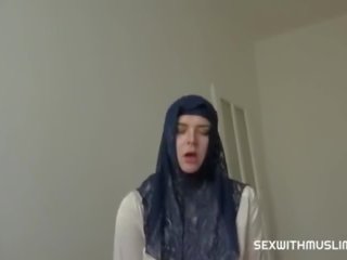 Real estate agente hombre folla monada hijab mujer