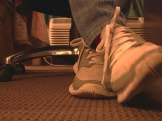 Nike falas sneaker squeezes dorë crushing i plotë film