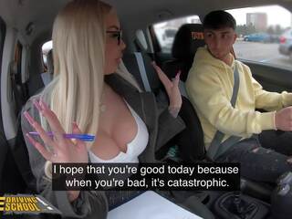 Falešný driving školní - blondýna puma bere mladý youth na a driving zkouška který konce s ho cumming v ji ústa