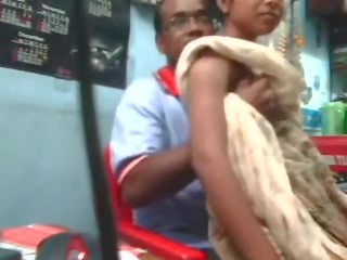 Индийски деси adolescent прецака от съсед чичо вътре магазин