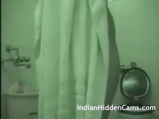 Indiai honeymoon pár otthon készült trágár videó film