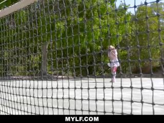 Mylf - fabulous mammīte fucked līdz teniss instructor